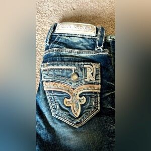 Rock revival ankle skinny jeans.